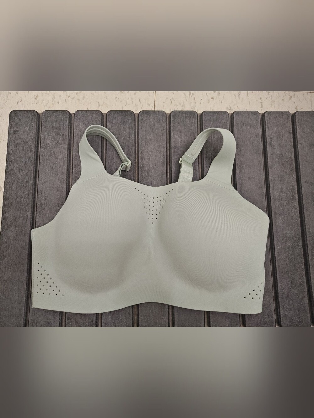 EUC Victoria Secret Featherweight Max Sports Bra